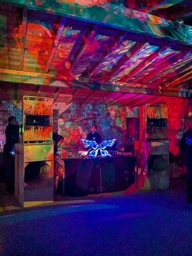 c1632dd5-2612-434d-8dff-18f3d8ffa7a2